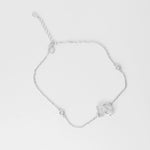 Delicate and full of charm, the Heart Bow Anklet is a sweet summer statement. Crafted from fine silver, it features a sparkling heart entwined with a bow both highlighted by bright zircon stones.