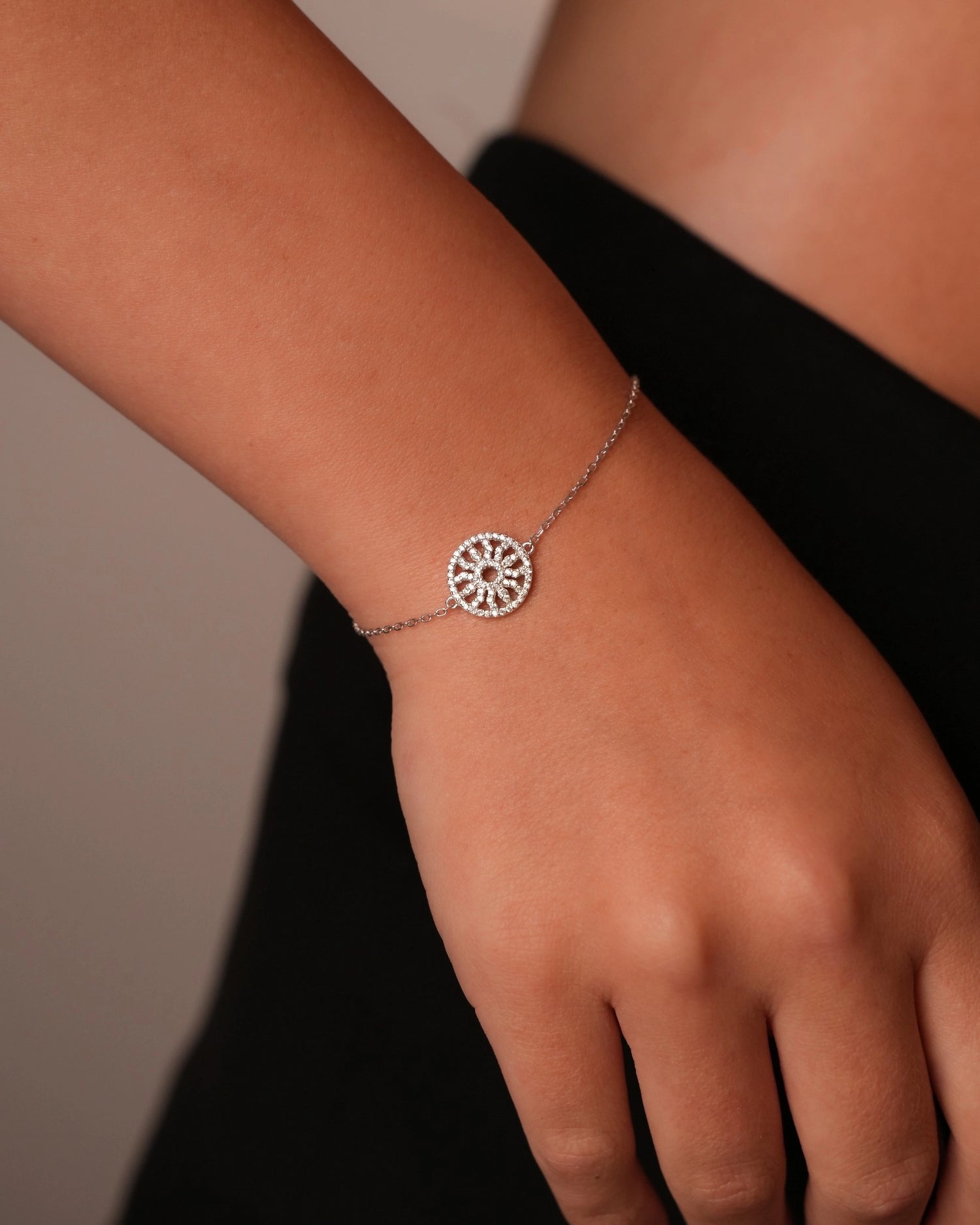Radiant Circle Silver Bracelet