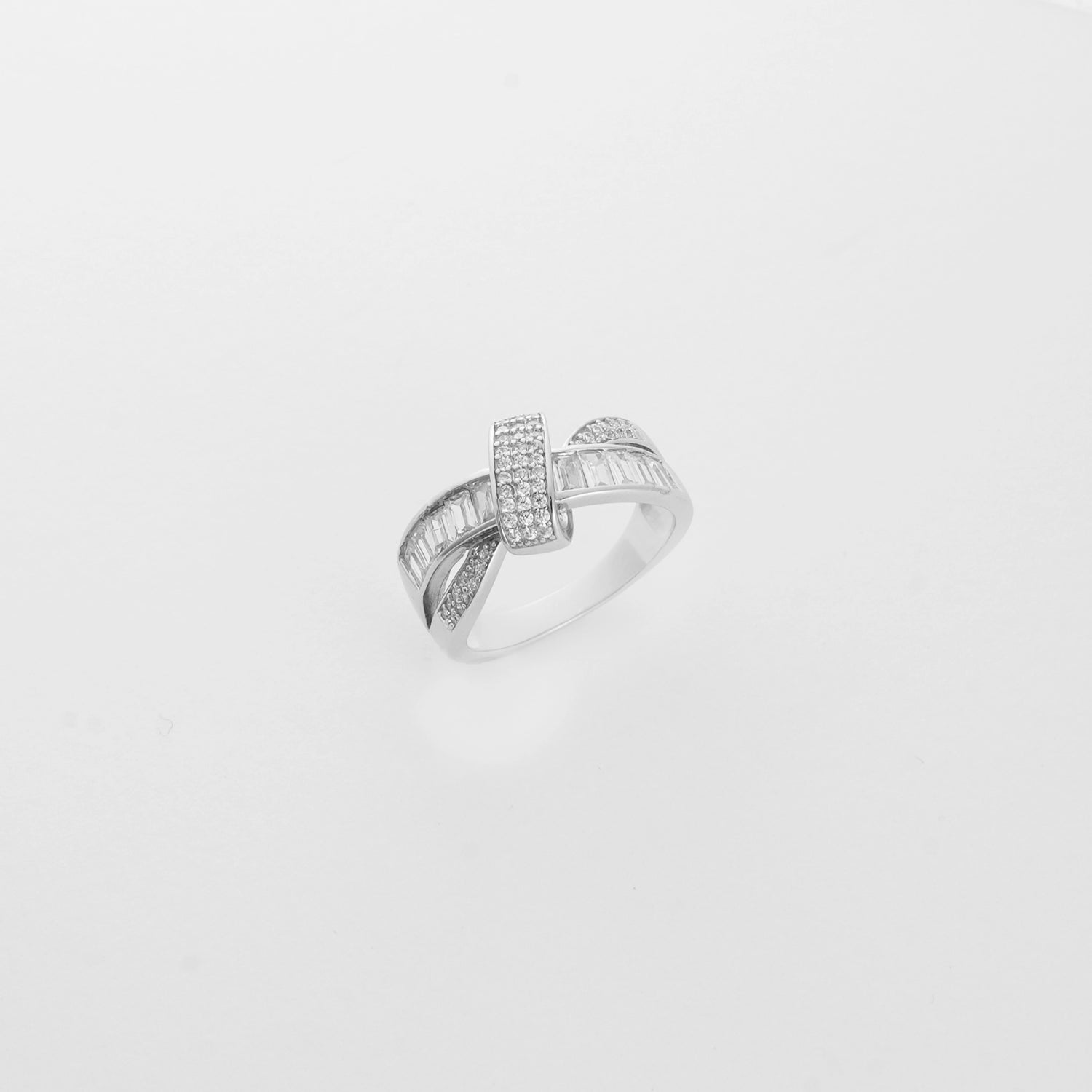  Crafted from premium silver, its clever stacked illusion style creates the look of multiple rings in one elegant piece. 